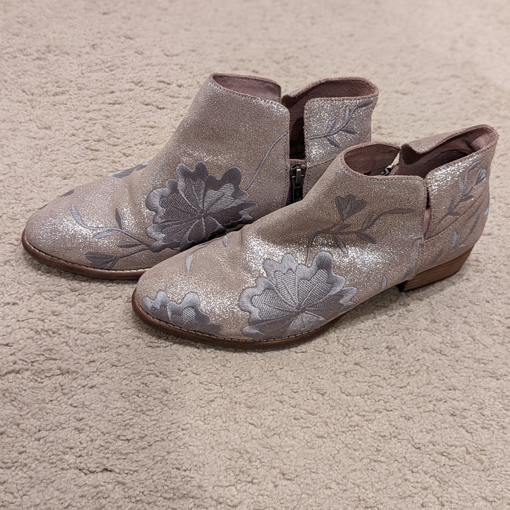 Seychelles Latern Embroidered Booties